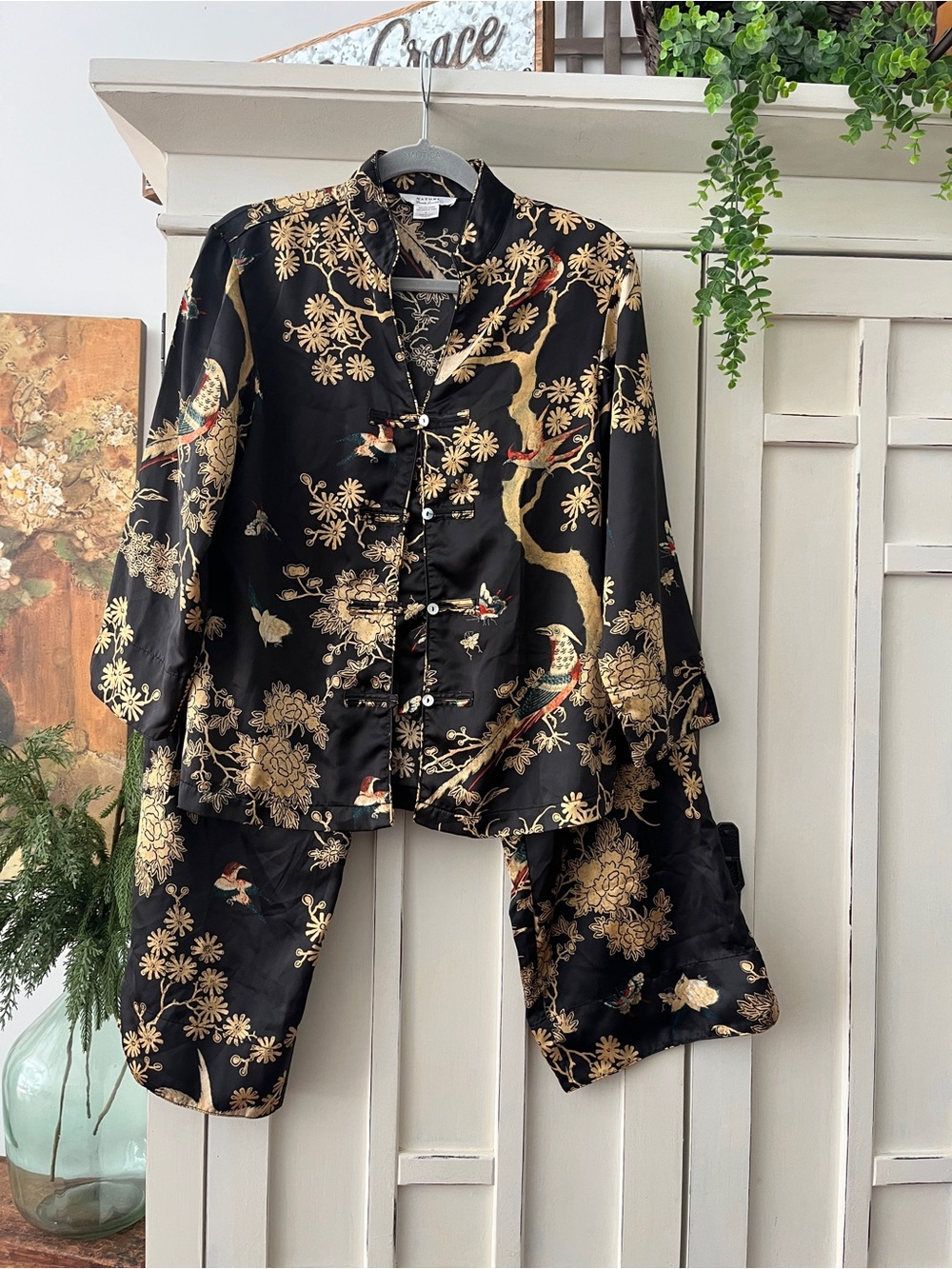 Natori Black Gold Satin Pajama Set Oriental Print Size S Excellent